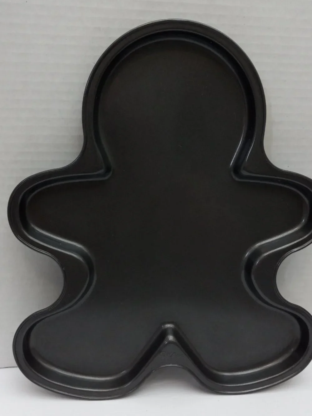 Wilton Large Gingerbread Man Nonstick Christmas Cookie Pan 14.5